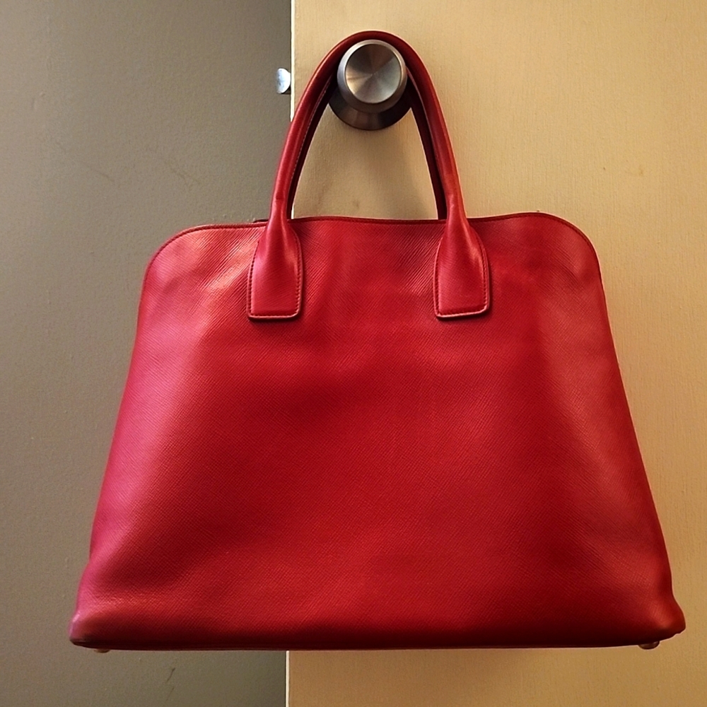 💯Authentic Red Prada Cuir Promenade Front Zip Tote Saffiano Leather Large - Picture 2 of 10